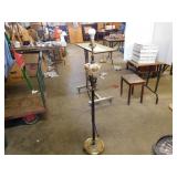 FLOOR LAMP