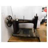 VINTAGE RAYMOND SEWING MACHINE AS IS