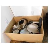 BOXLOT - MISCELLANEOUS DISHES - BOWLS, PLATES,