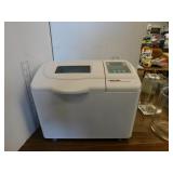 BLACK & DECKER BREADMAKER