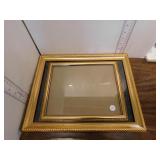 2 PICTURE FRAMES
