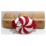 * 4 Christmas Throw Pillows