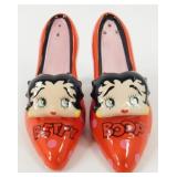 * Salt and Pepper Shaker Set:ï¿½ Betty Boop
