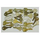 Lot of Vintage Keys