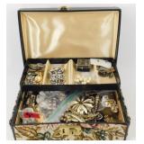 Vintage Jewelry Box - Full