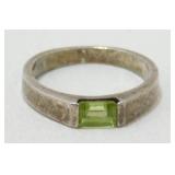 Sterling Silver Peridot Ring - 3.46 grams Total
