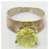 Sterling Silver Green Stone Ring - 5.95 grams