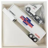 Winross 1:64 Scale Diecast Model Tractor Trailer