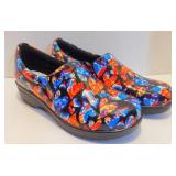 New (Size 8W) Women