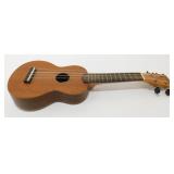 * Vintage Mahalo U-220 Ukulele