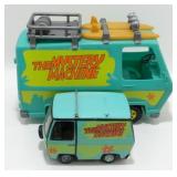 2 Mystery Machines