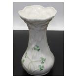 * Vintage ï¿½Shamrockï¿½ by Belleek Daisy Spill Vase