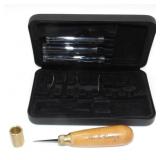 Uncle Henry 22UH Deluxe Wood Carving Kit