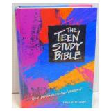 Teen Study Bible. Like New Condition