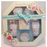 Rose, Poppy & Vanilla Bath & Body Set