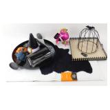 * Box of New Halloween Dï¿½cor