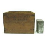 * Old Gold Medal Walter Baker & Co. Wood Crate