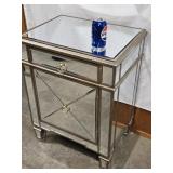 Mirrored Side Cabinet has 1 drawer and 1 door