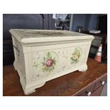 Handpicked mini chest with reay look at pictures