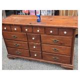 12 Drawer Dresser, which porcelain knobs  are