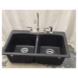 2 Compartmen sink with faucet look at pictures