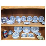 Wedgwood jasperware: 2 covered dishes, cameo