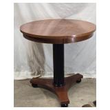Ethan Allen Neoclassical Round Fluted  pedestal