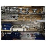 Large lot - 5 Buffett pedestal risers, 3 lids, 2