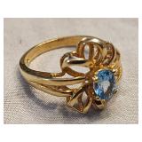 10 K gold ring with Blue Zircon oval stone in
