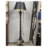 Asian Motif floor lamp wood and Porcelain,  t we