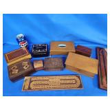 8 wood boxes and 2 Cribbage boards. 3 leaf