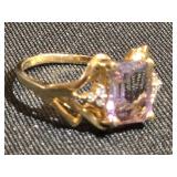 14K Gold Ring with Citrine stone and 2 clusters