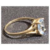 10K Gold Ring with oval Topaz stone total height