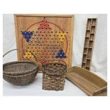 Lot.- Chinese checkerboard,  2 Vintage Baskets as