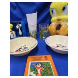 Warner Bros. Tweety Bird and Sylvester Cat - Salt