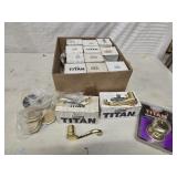 14 Titan Brass door knobs, 1 dumm knob look at