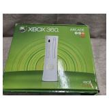 XBOX 360  Arcade with box look at pictures for