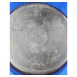 Griswold No. 7 cast Iron Skillet.   Erie, PA 701