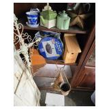 Lot - wood Birdhouse,  flower bed cross, flower