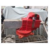 Bull Dog Heavy Duty Bench Vise  , by Prentiss