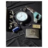 Quartz wall hanging clock DOES NOT LATCH, Makati
