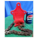 J.H. Williams chain vise Vulcan No. 2 holds 1/4