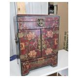 Chinese style Lacquered Jewelry box look at