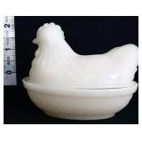 Vntg Hazel Atlas milk glass mini hen on nest