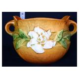 Vtg Roseville gardenia hanging planter