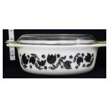 Vntg Pyrex 043 black gooseberry dish w lid see pic