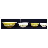 4 piece Pyrex crazy daisy mixing bowl set