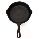 Griswold #5 cast iron skillet