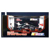 Diecast 1/24 Chad Little Pit Stop Showcase in box