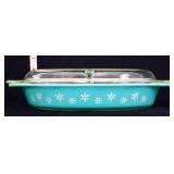 Vntg Pyrex 1.5qt blue snowflake dish w/ lid